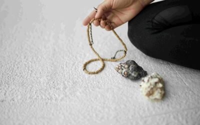 La signification spirituelle du collier qui s'emmêle : un chemin vers l'harmonie